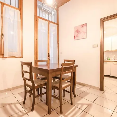 Appartamento Carro Apartment, In The Heart Of